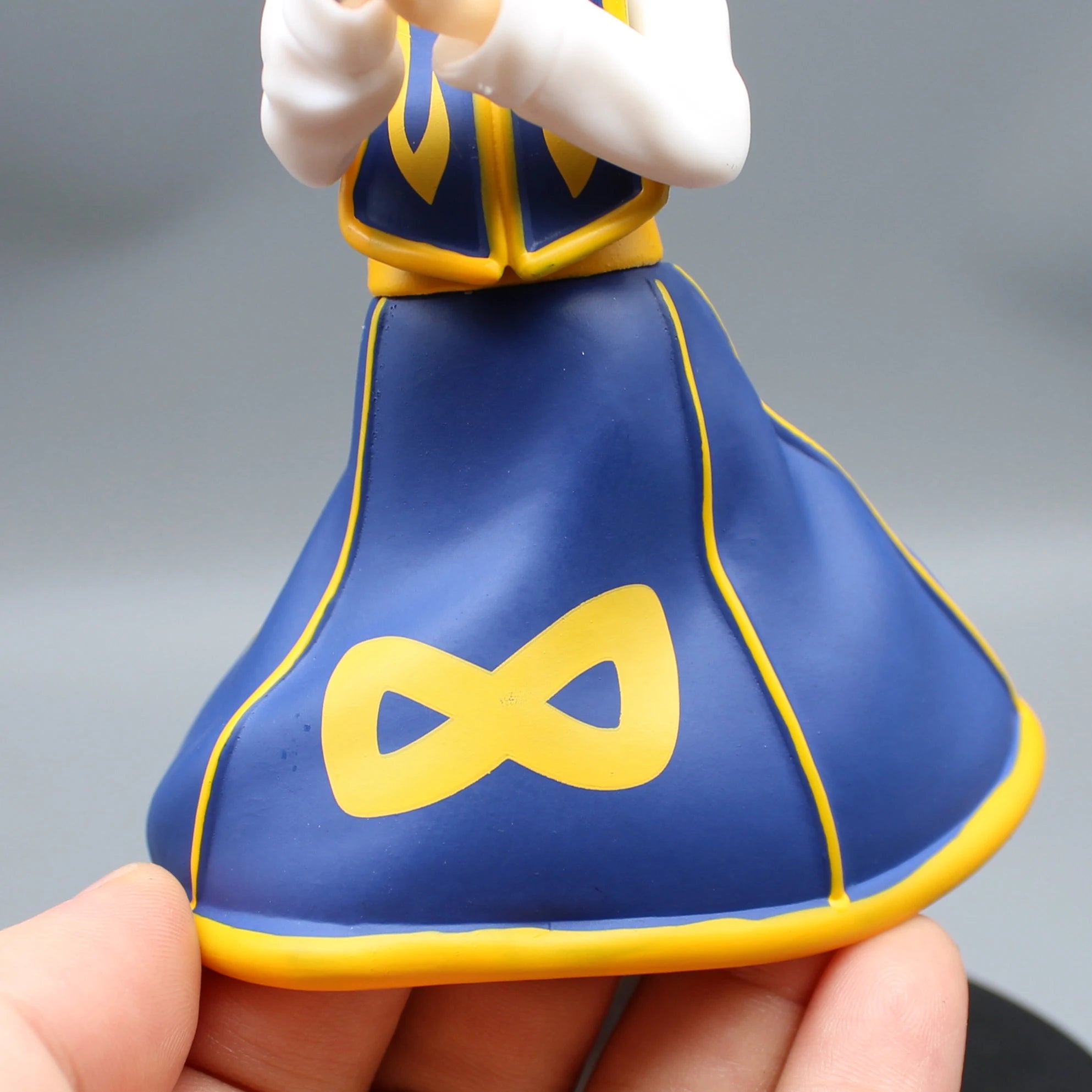 18cm Collectible KURAPIKA Action Figure for HUNTERxHUNTER Fans