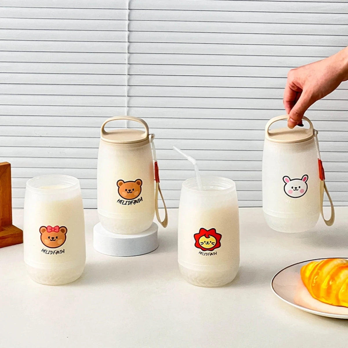 400ML Portable Heat-Resistant Water Bottle - Leak-Proof Design