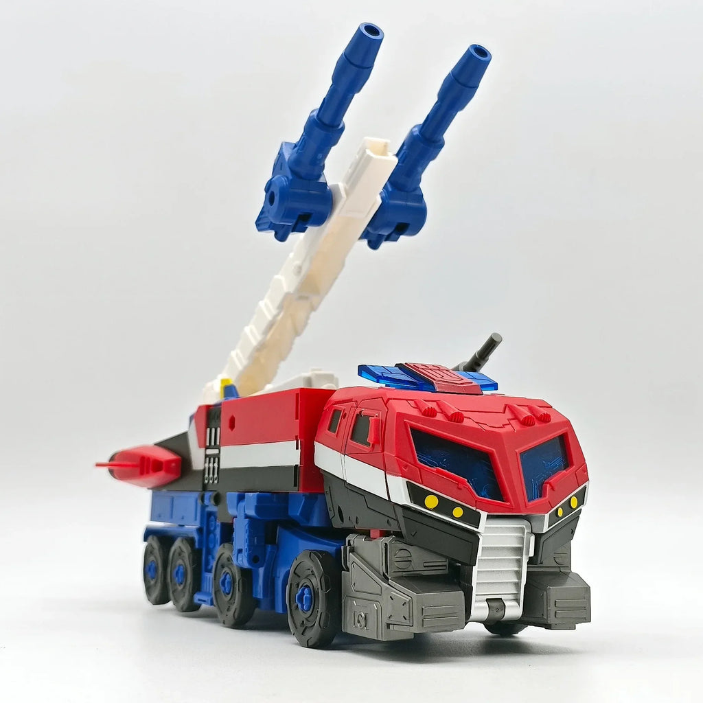 BAIWEI TW-1036: Animated Fire Truck Transforming Action Figure Toy