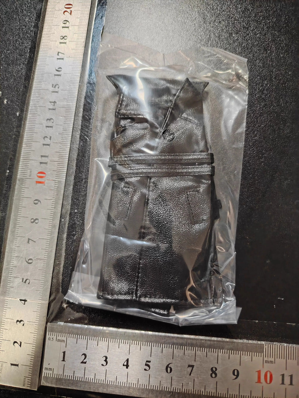 Deluxe Mezco ONE:12 Major Toht Action Figure Set - Raiders of the Lost Ark