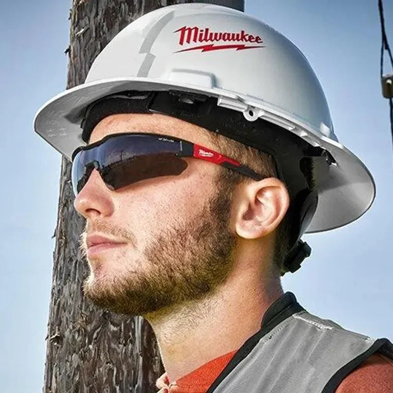 Milwaukee Safety Goggles - Anti-Fog, Scratch-Resistant, UV Protection