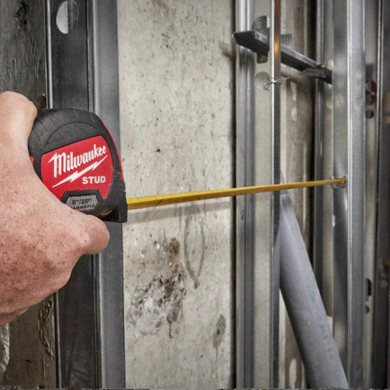 Milwaukee Self-Locking 16ft/26ft Magnetic Tape Measure - Durable & Accurate