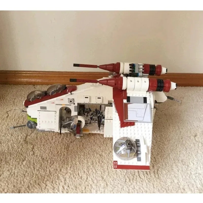 1228-Piece Republic Dropship Building Set | Star-Inspired Space Toy