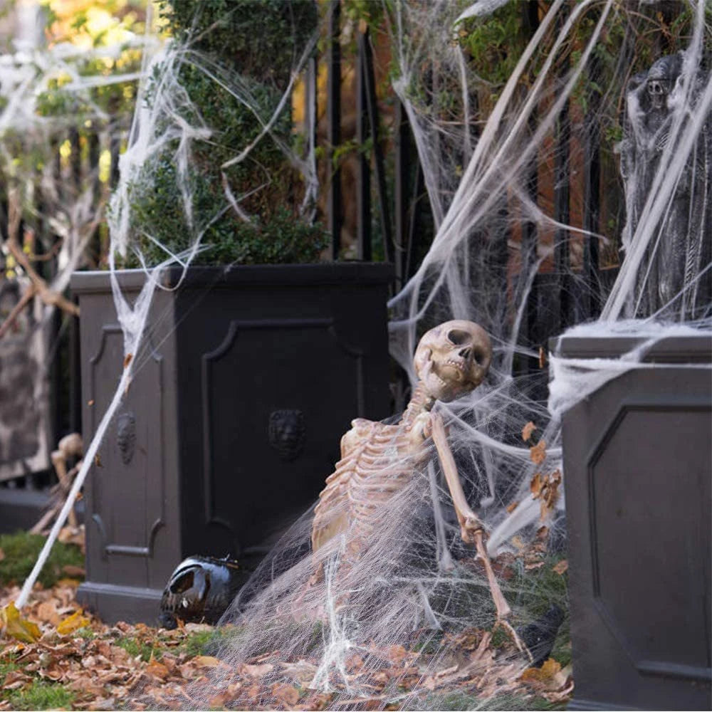 Spookhuis Halloween Skull Hanger | Creepy Indoor & Outdoor Decor