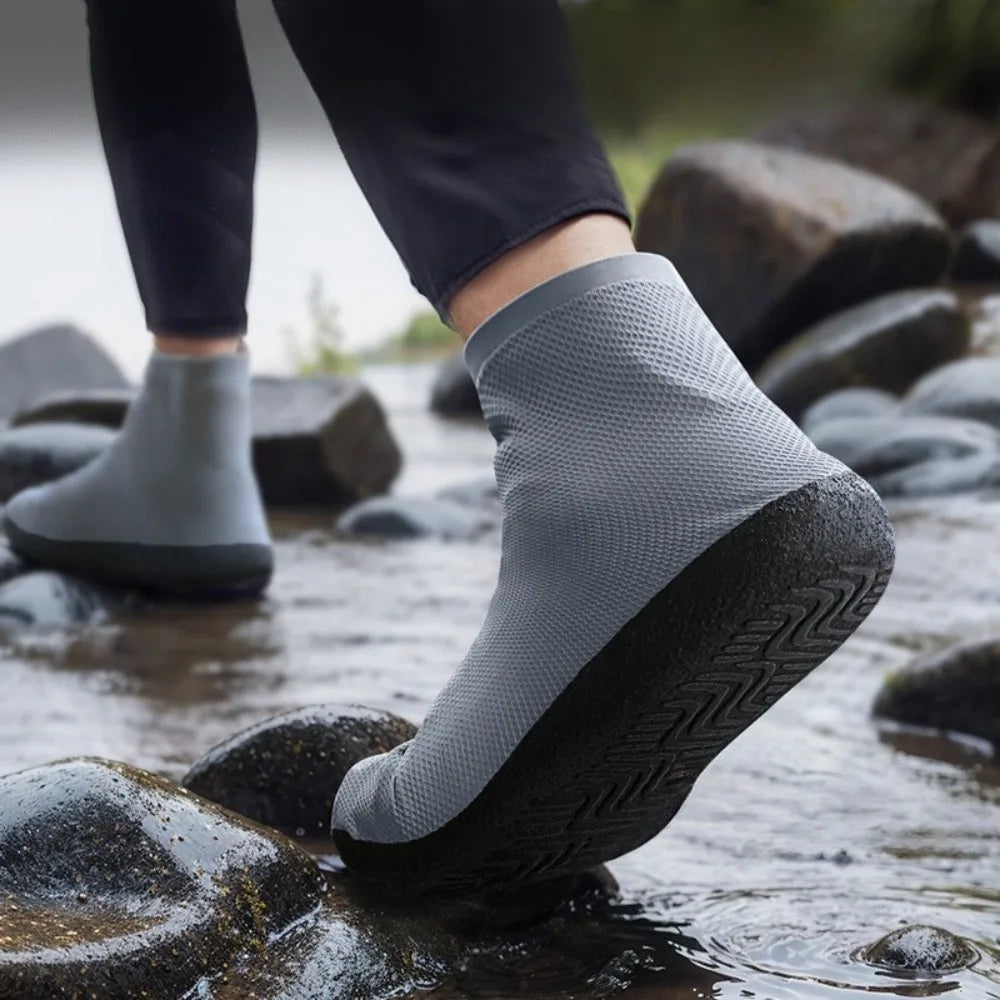Waterproof Anti-Slip Shoe Covers for Rainy Days - Reusable & Unisex