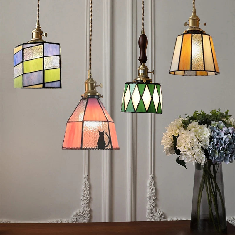 Chic Tiffany-Style Pendant Light for Dining & Living Spaces