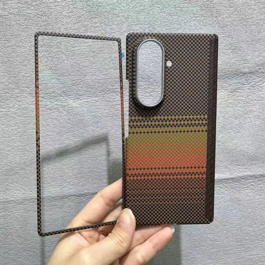 Sleek Ultra-Thin Magnetic Hinge Case for Galaxy Z Fold 7 - Carbon Fiber