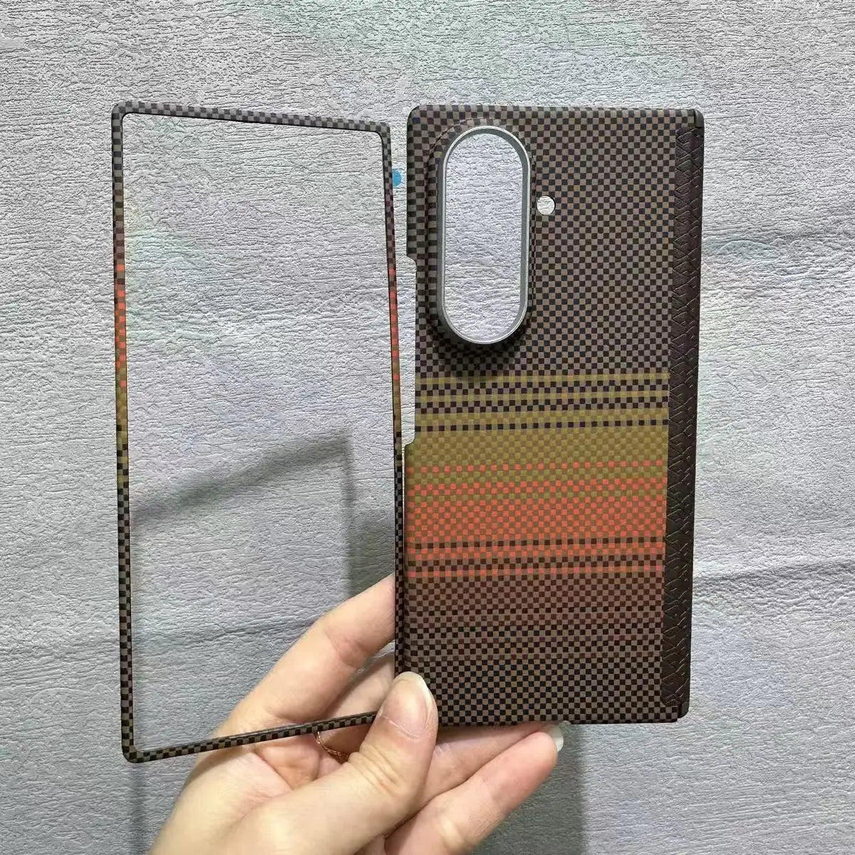 Sleek Ultra-Thin Magnetic Hinge Case for Galaxy Z Fold 7 - Carbon Fiber