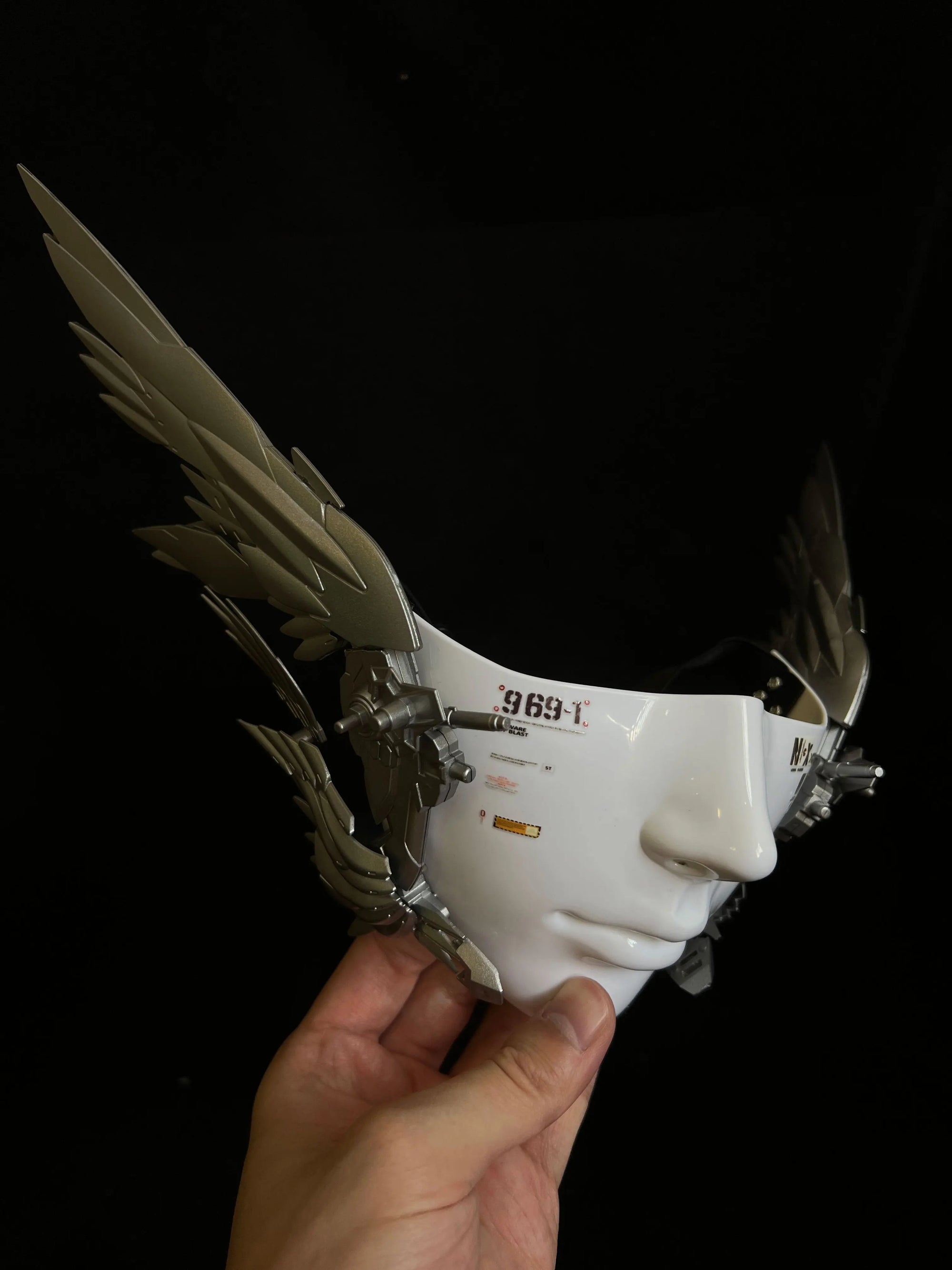 3D Half-Face Mask with Wings - Unique Concert & Costume Accessory