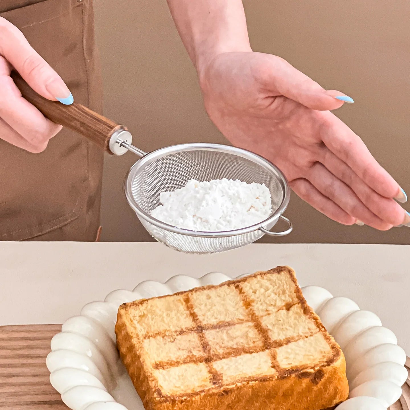 Stainless Steel Flour Sieve with Wooden Handle - Kitchen Strainer