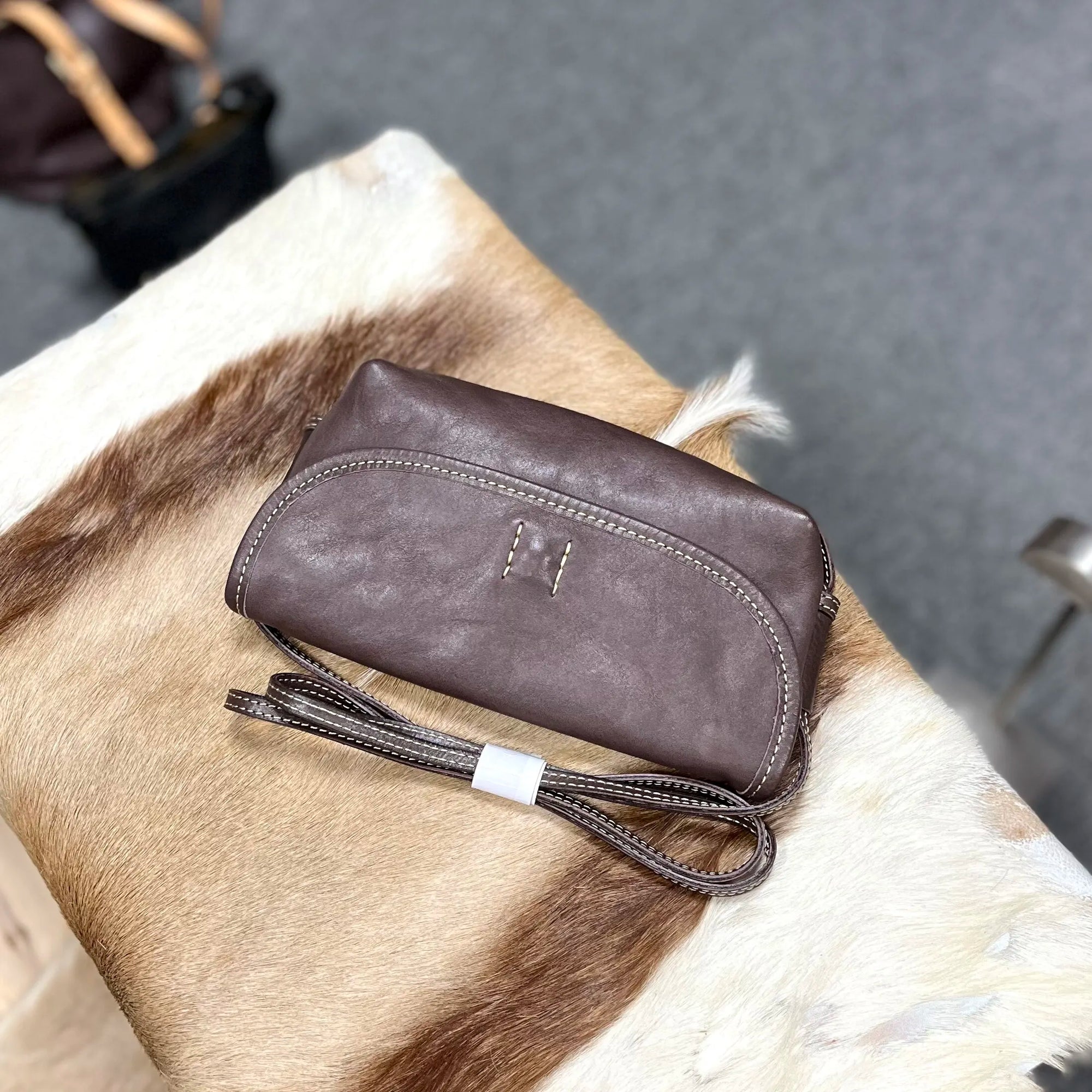 Artistic Mini Leather Shoulder Bag - Durable & Stylish Cell Phone Case