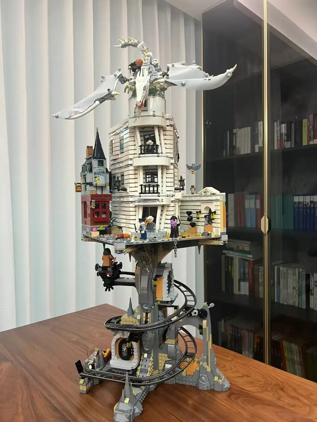 Exquisite Bank Building Models for Home Decoration - Perfect Gifts