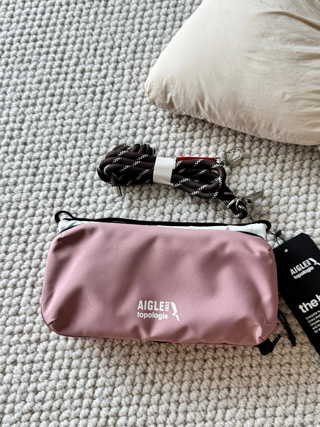 Trendy Large Capacity Waterproof Crossbody Bag for Outdoor Use
