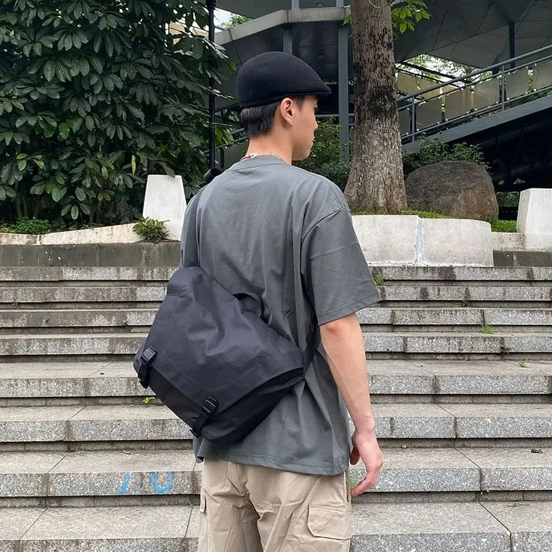 Granville10 N400r-AC2 Waterproof Messenger Bag for Daily Commuting
