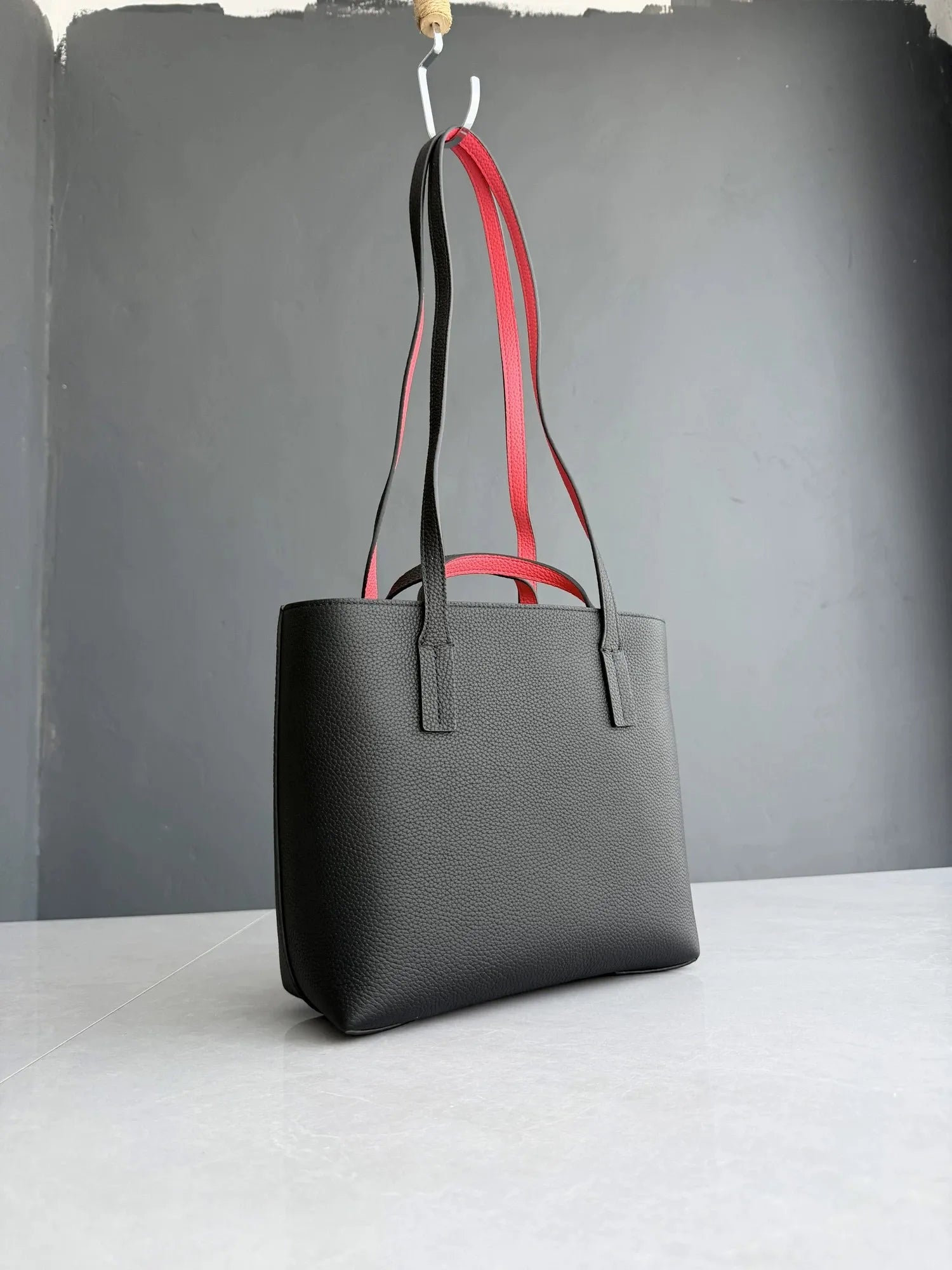 Premium Cowhide Leather Reversible Handbag - Versatile & Durable