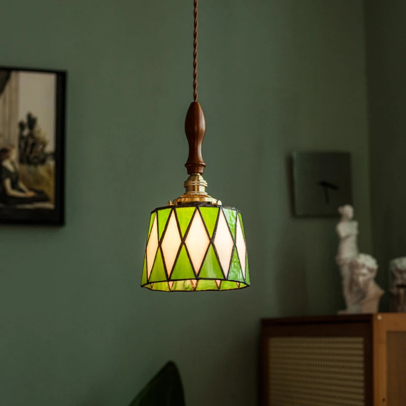 Chic Tiffany-Style Pendant Light for Dining & Living Spaces