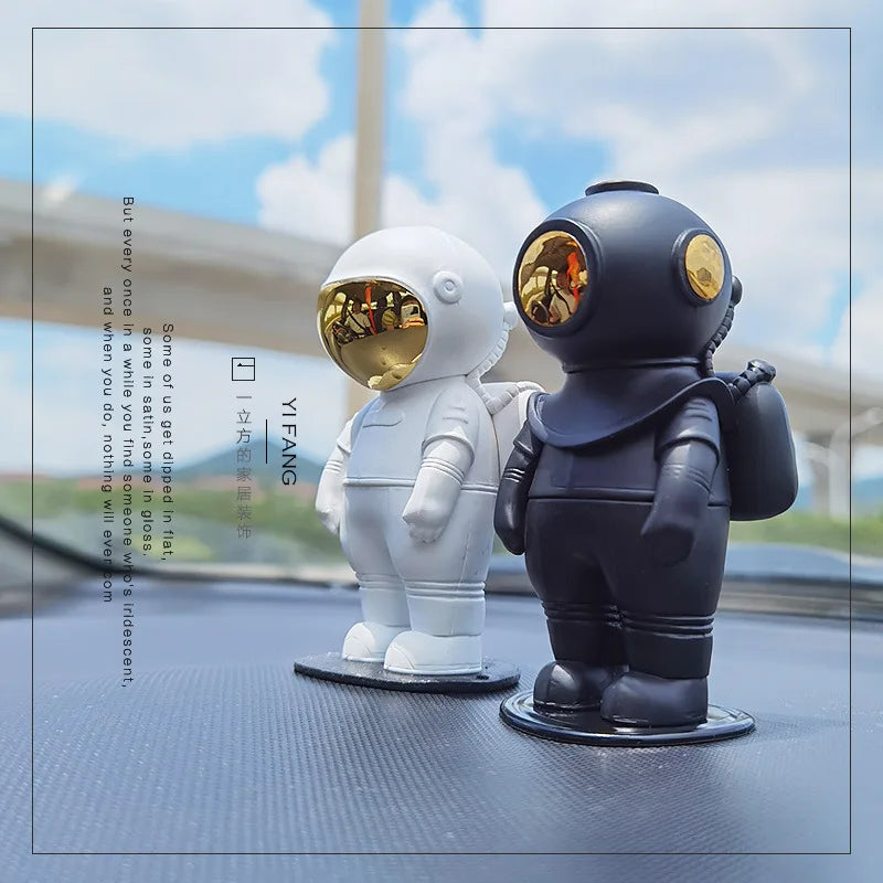 Creative Resin Astronaut Decor - Unique Space Sculpture Art