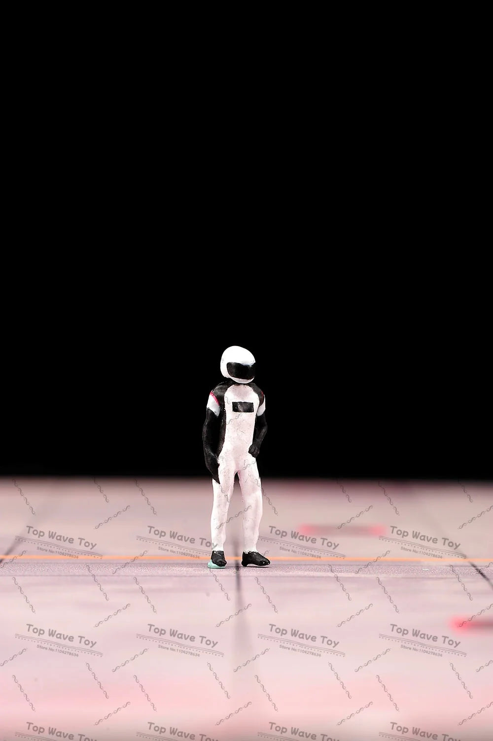 Creative Miniature Painted Figures for Car Model Photography