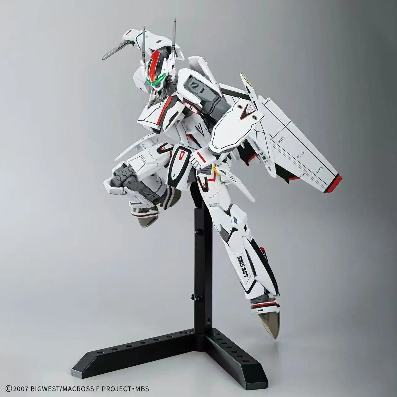Bandai Macross Frontier VF-25F Messiah Valkyrie Action Figure - 1/100 Scale