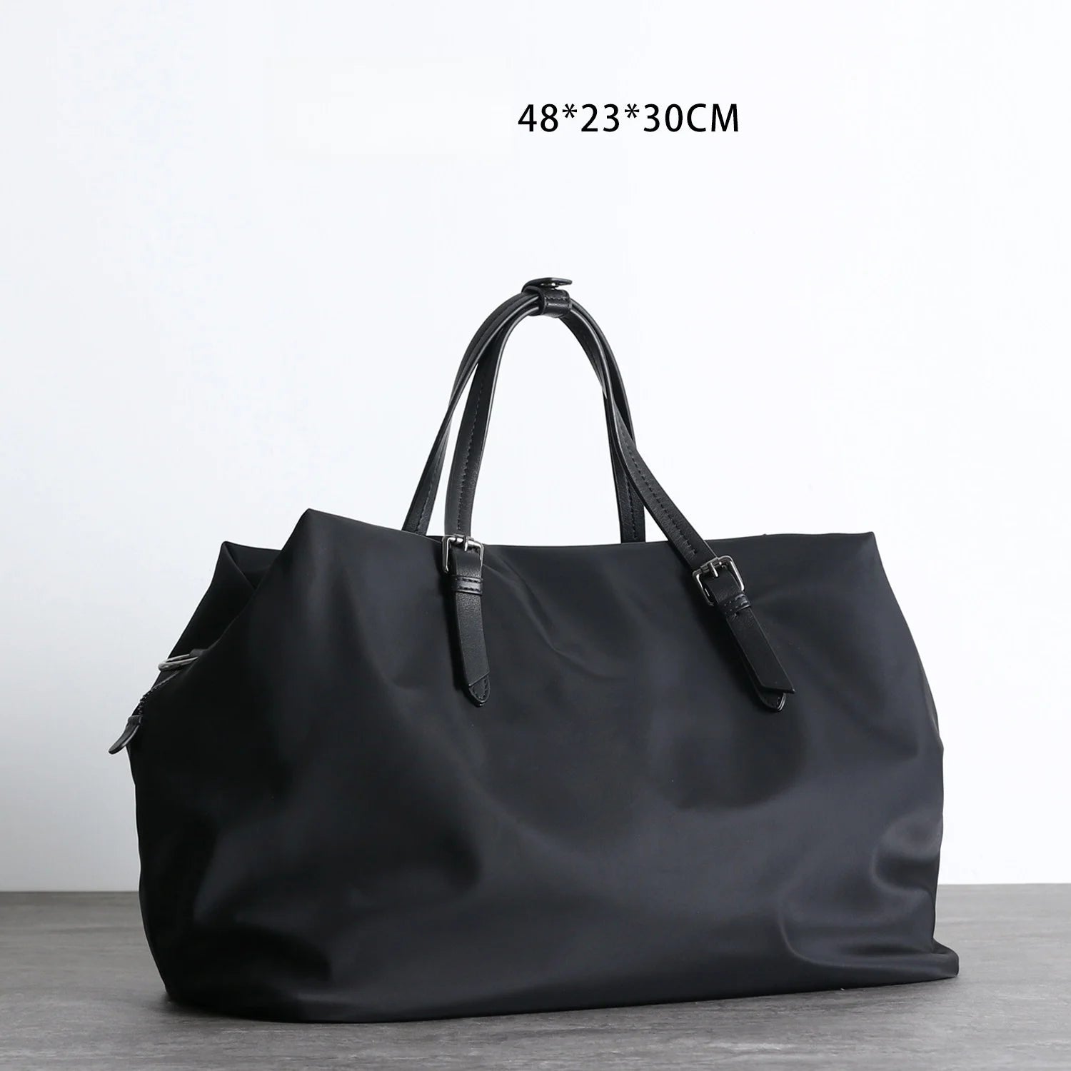 Stylish Nylon Duffel Bag 20-25L – Water Resistant & Versatile Travel Tote