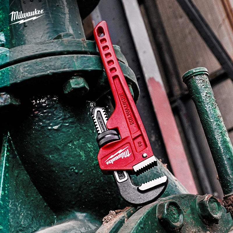 Milwaukee 6" Steel Pipe Wrench - Overbite Jaw for Pro Grip
