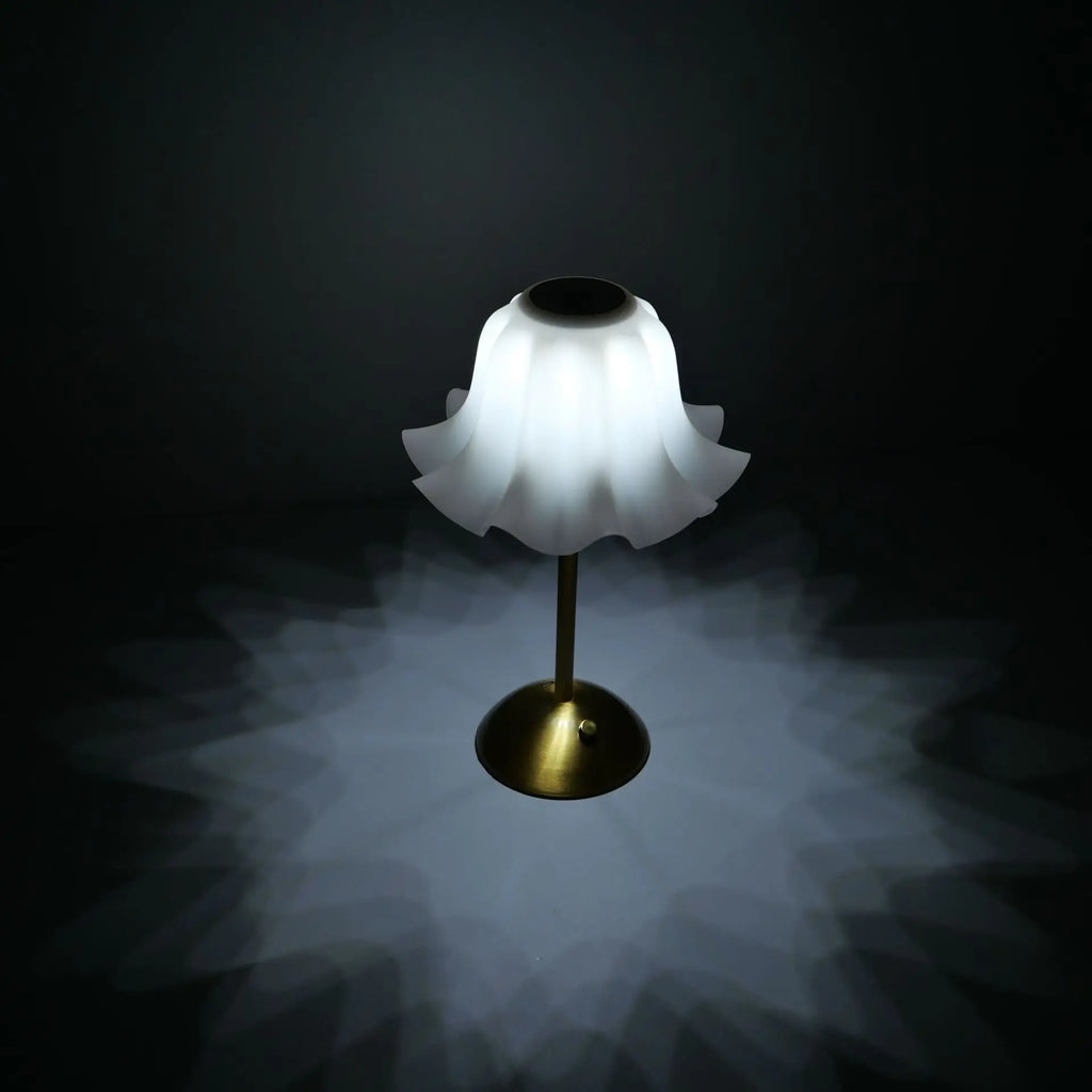 Modern Minimalist Flower Bud LED Table Lamp - Stylish Home Decor