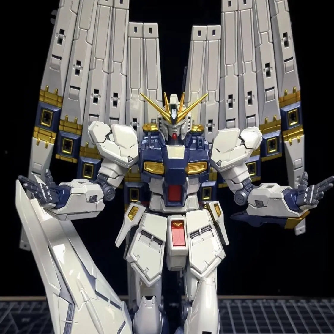 GAOGAO RG 1/144 V Nu Model Kit - Stunning Titanium Finish & Action Features