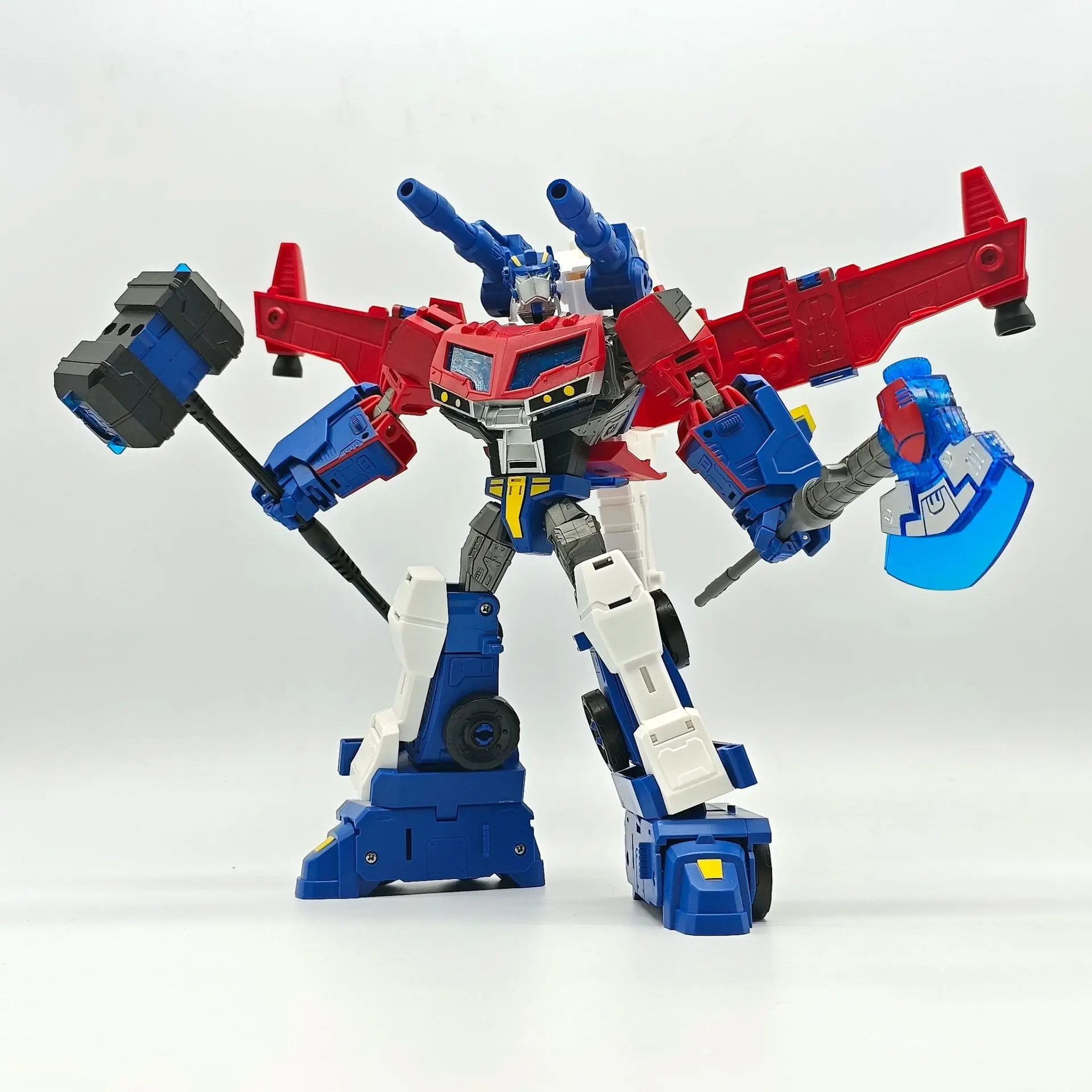 BAIWEI TW-1036: Animated Fire Truck Transforming Action Figure Toy