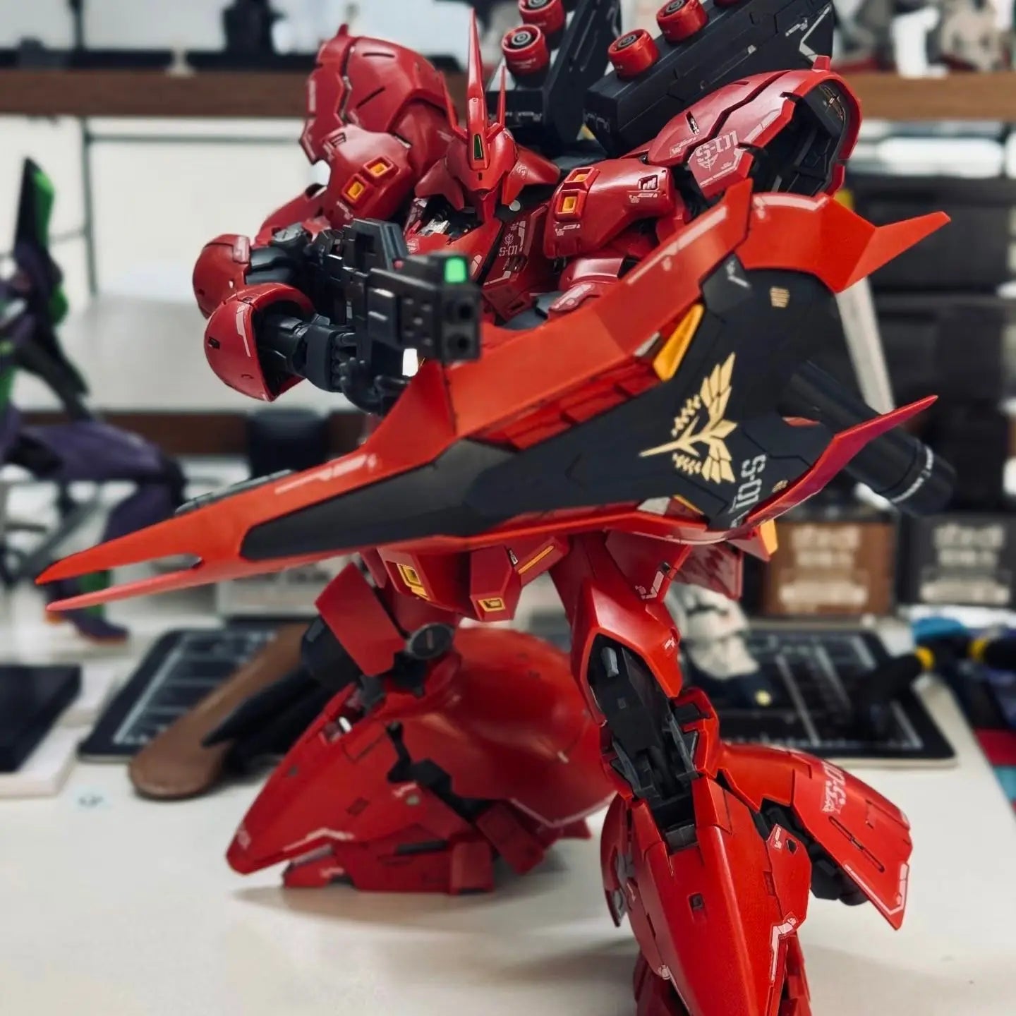 Bandai 1/144 Sazabi Action Figure Model Kit for Hobby Enthusiasts