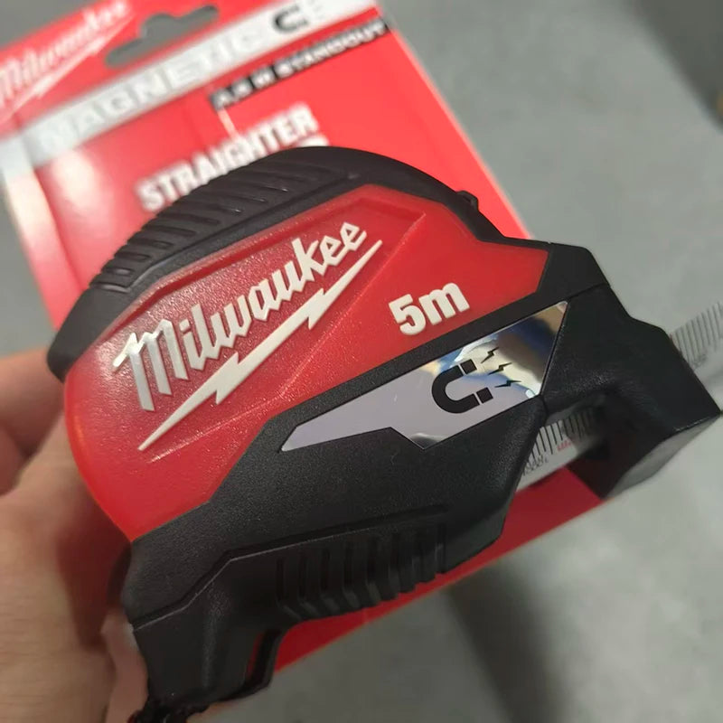 Milwaukee 5m Magnetic Tape Measure - Precision & Durability