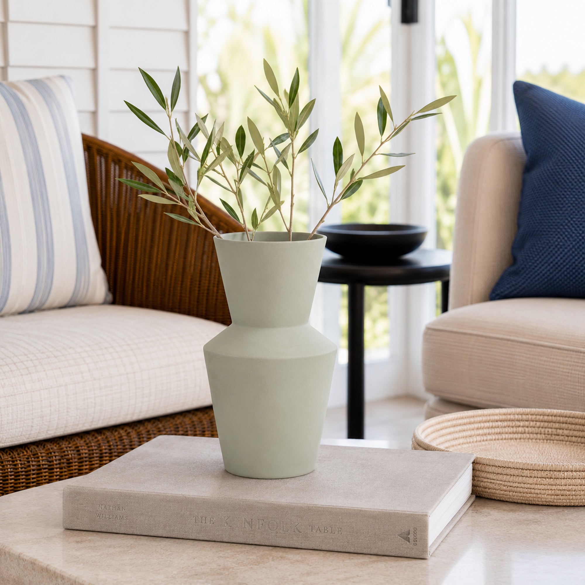 Dahlia Modern Ceramic Vase - Stylish Home Décor Accent