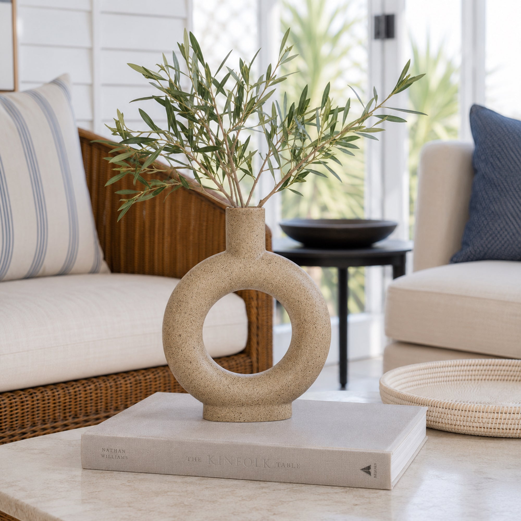 Daisy Ceramic Vase - Sophisticated Home Décor Accent