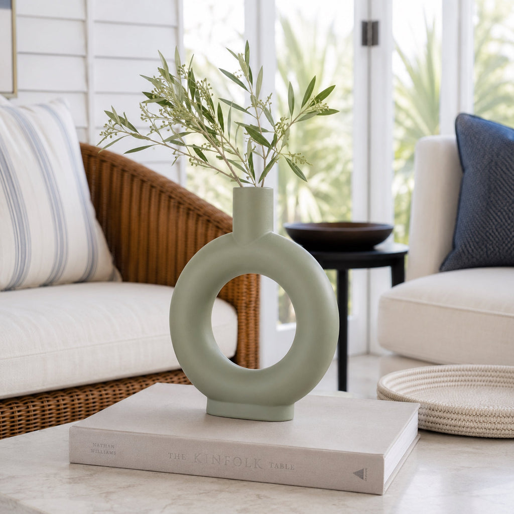 Daisy Ceramic Vase - Sophisticated Home Décor Accent