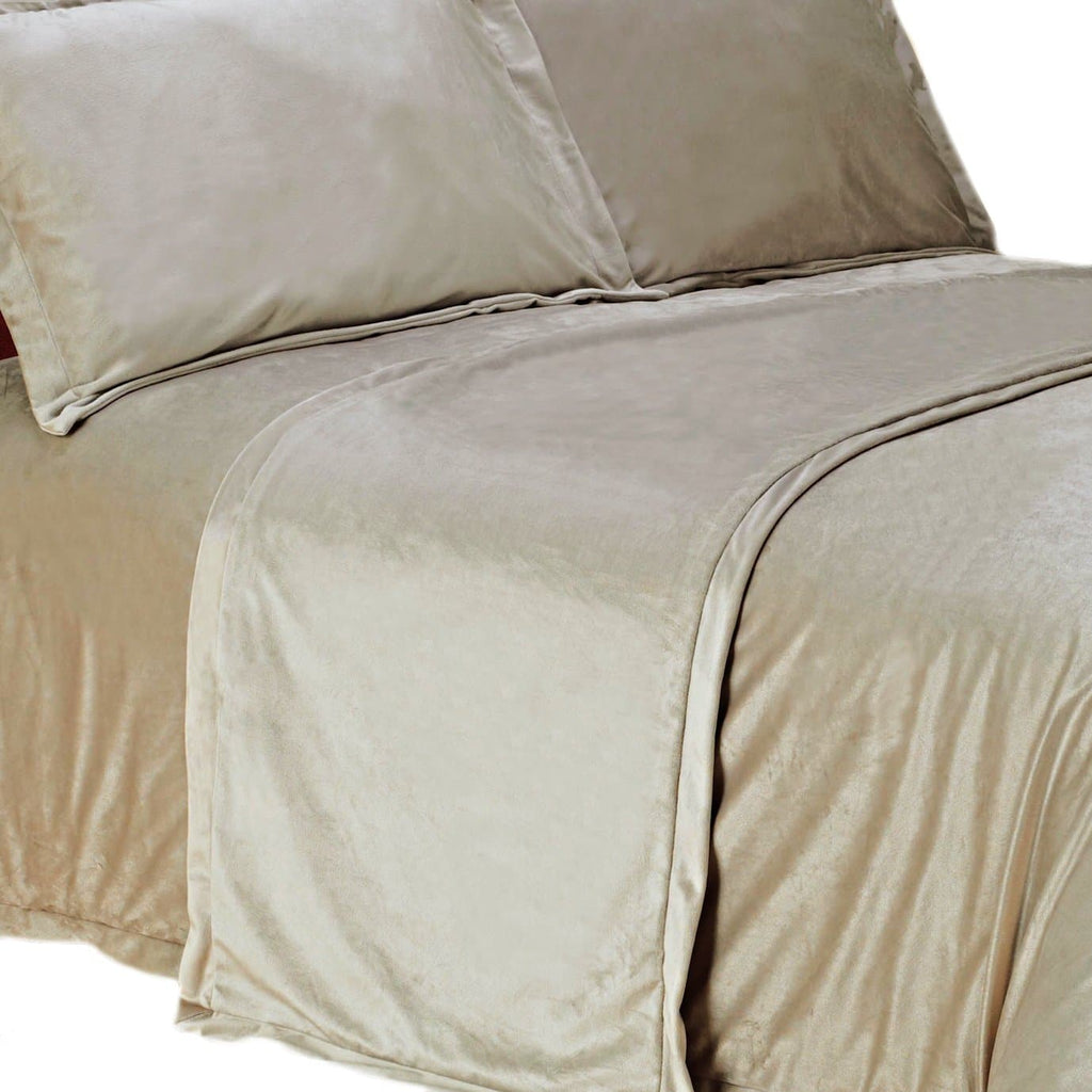 Luxury Faux Fur Bed Runner - Elegant Beige Velvet for Bedroom Decor