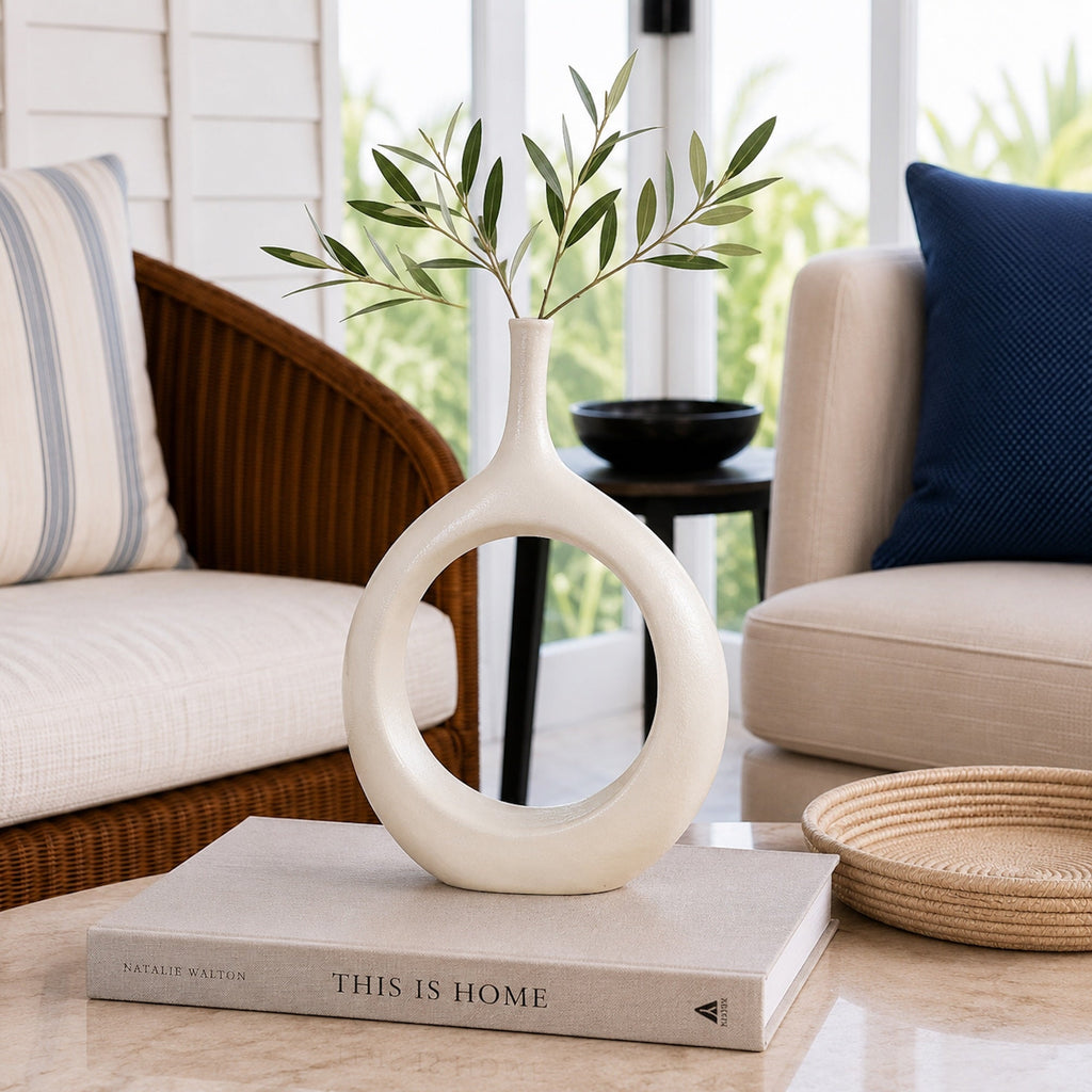 Magnolia Modern Ceramic Vase - Elegant Home Décor Accent