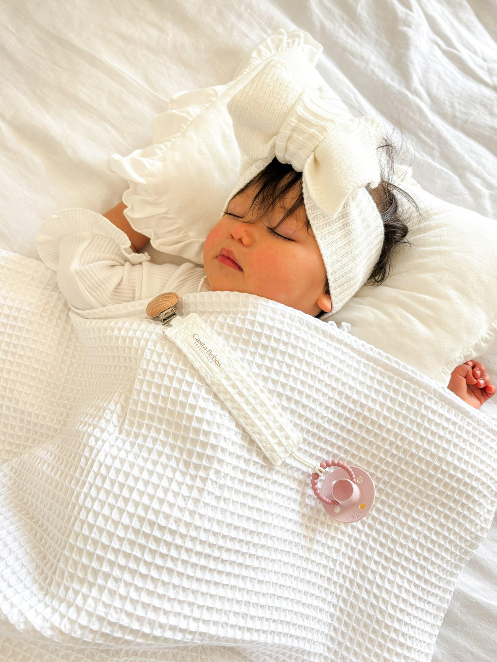 Essentīals Waffle Dummy Holder - Organic Cotton Infant Accessory